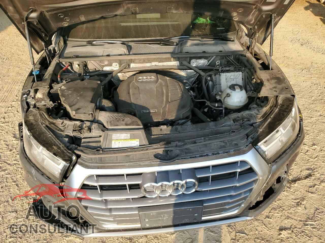 AUDI Q5 2018 - WA1BNAFY3J2100333