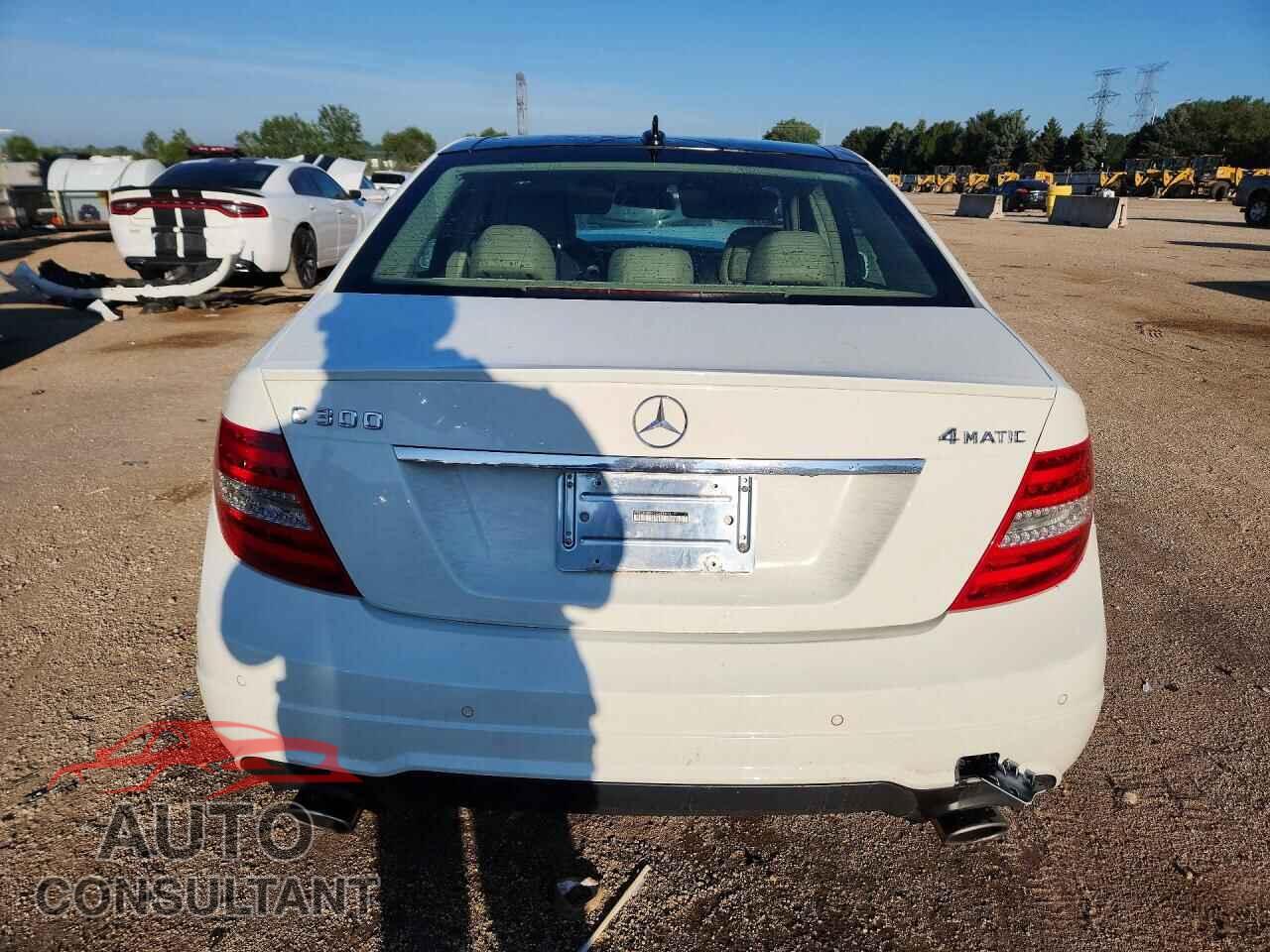 MERCEDES-BENZ C-CLASS 2012 - WDDGF8BB1CA698875