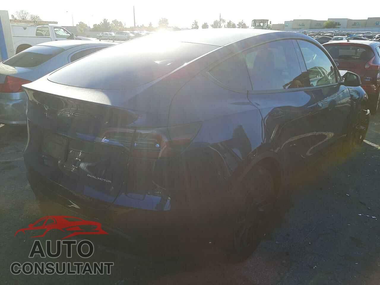 TESLA MODEL Y 2021 - 5YJYGDEEXMF246247