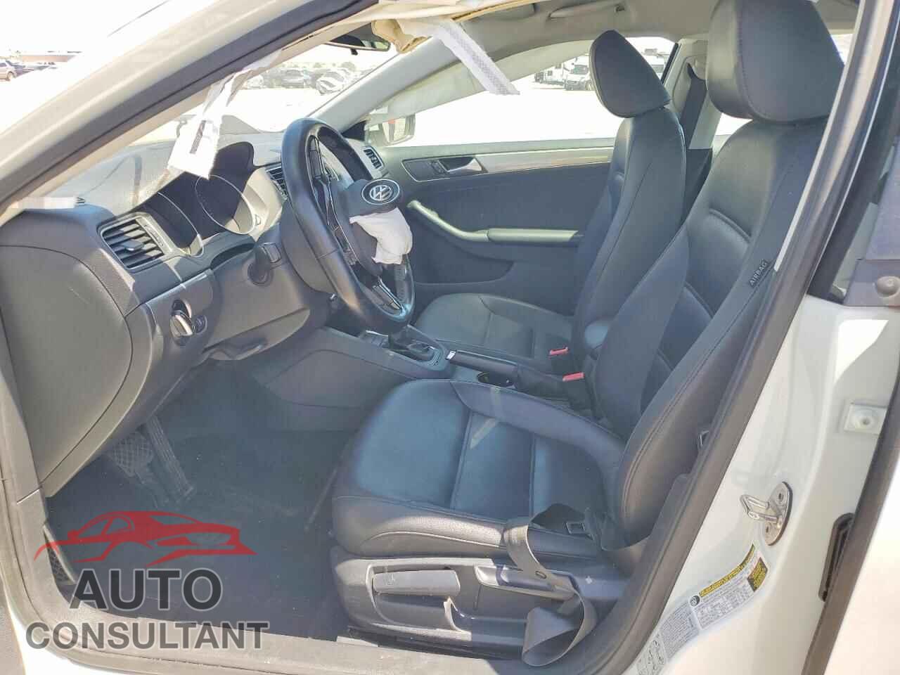 VOLKSWAGEN JETTA 2017 - 3VWDB7AJ7HM393979