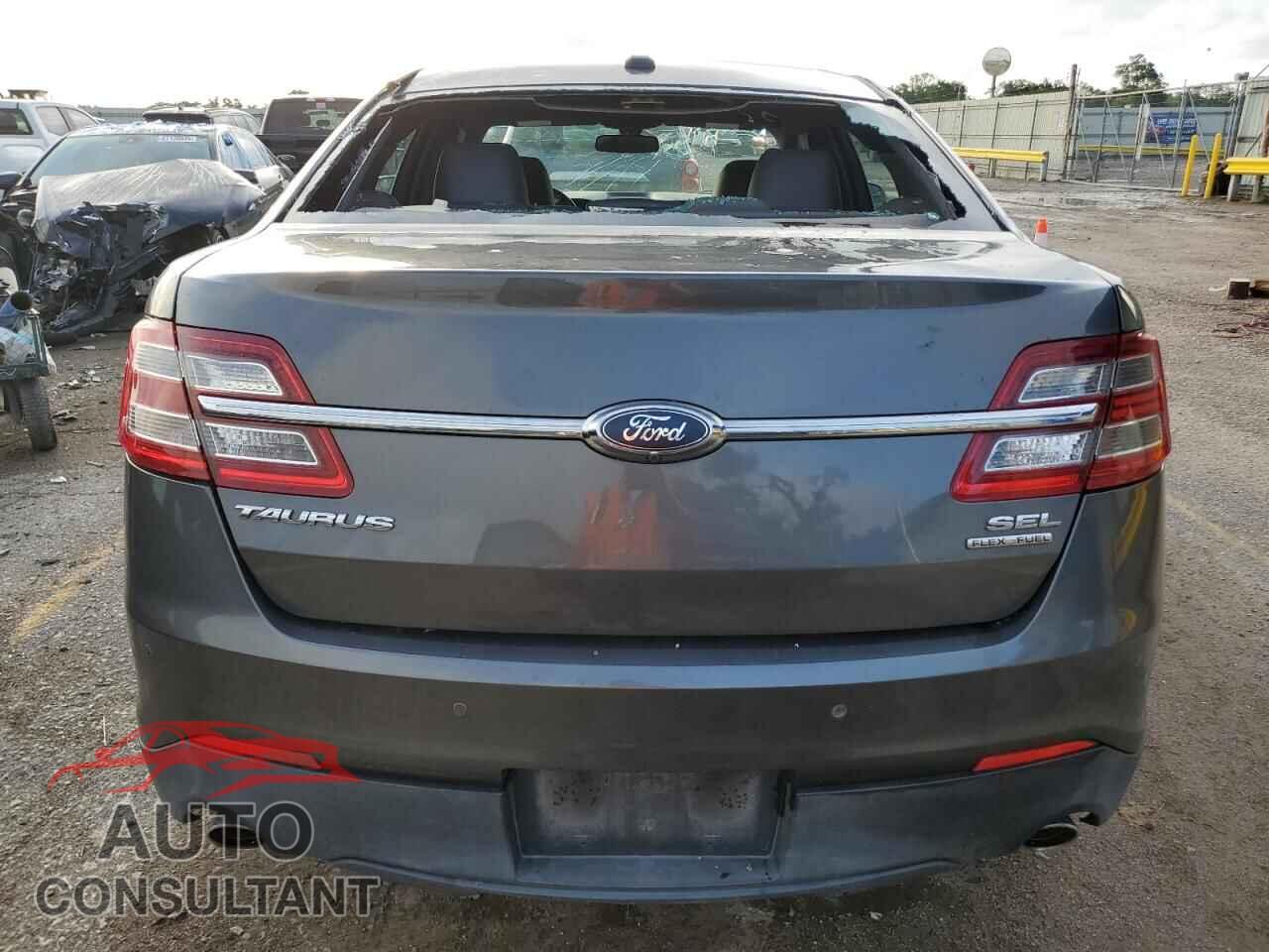FORD TAURUS 2017 - 1FAHP2E85HG137579