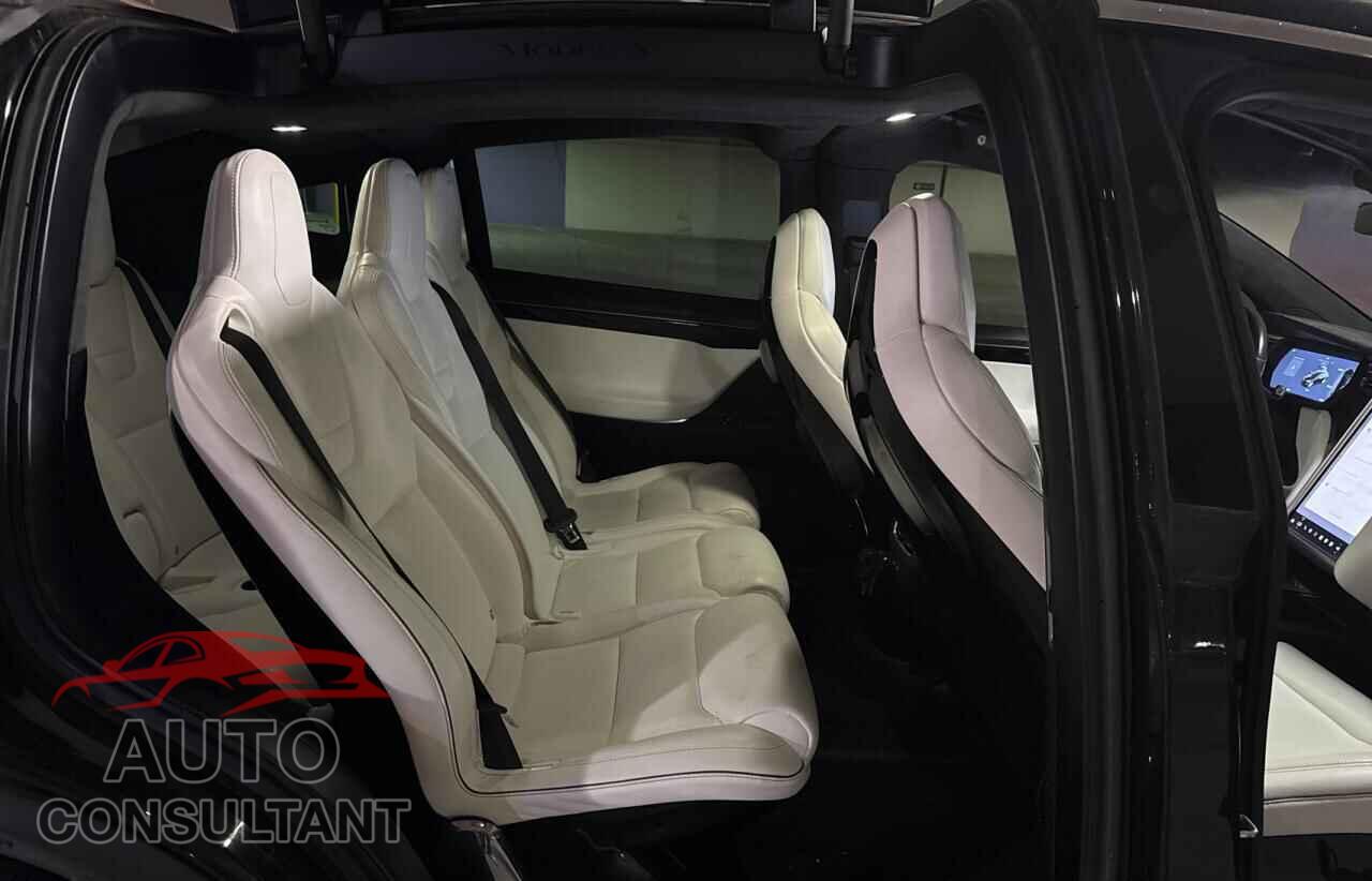 TESLA MODEL X 2016 - 5YJXCAE20GF024249