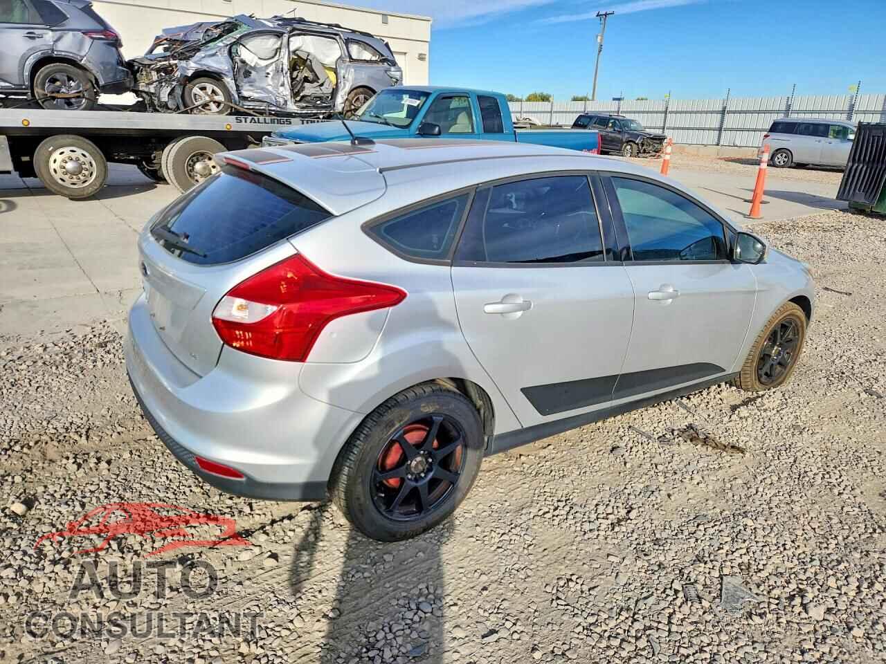 FORD FOCUS 2012 - 1FAHP3K24CL313611