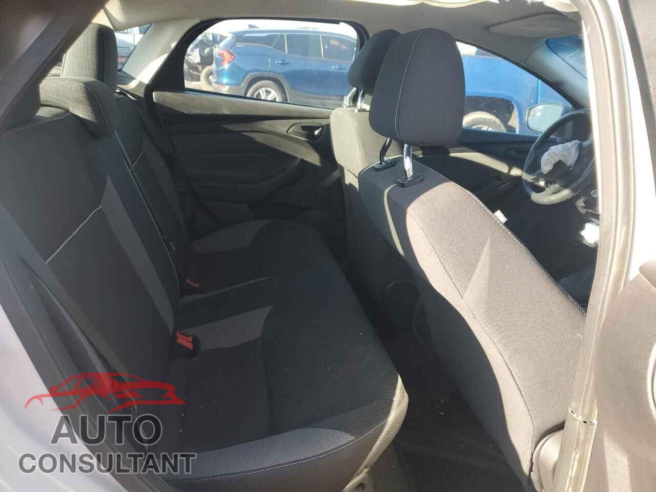 FORD FOCUS 2013 - 1FADP3E27DL320726