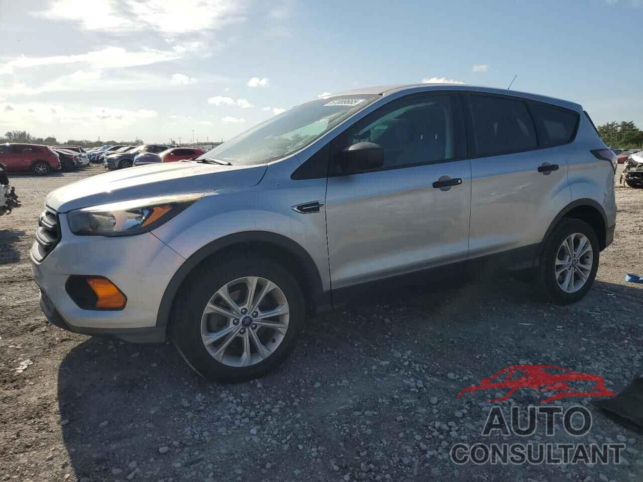 FORD ESCAPE 2018 - 1FMCU0F70JUC39494
