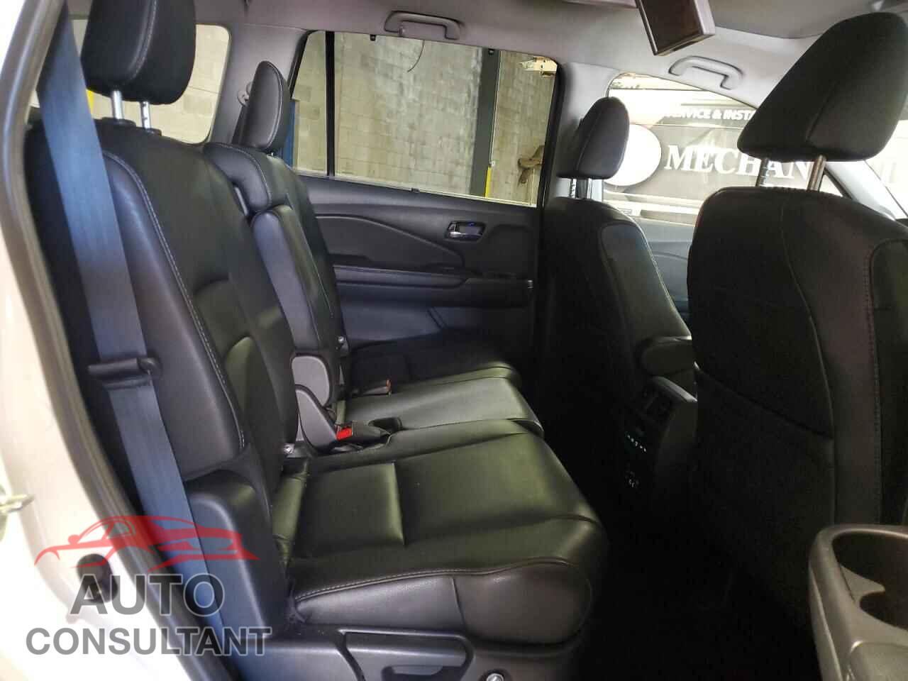 HONDA PILOT 2017 - 5FNYF6H9XHB044317