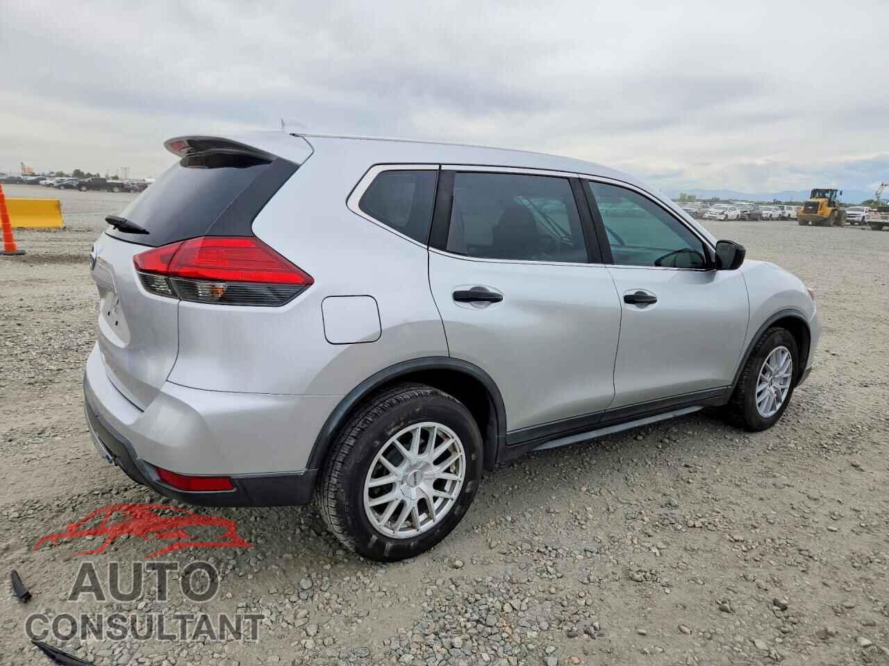 NISSAN ROGUE 2017 - KNMAT2MT5HP508981