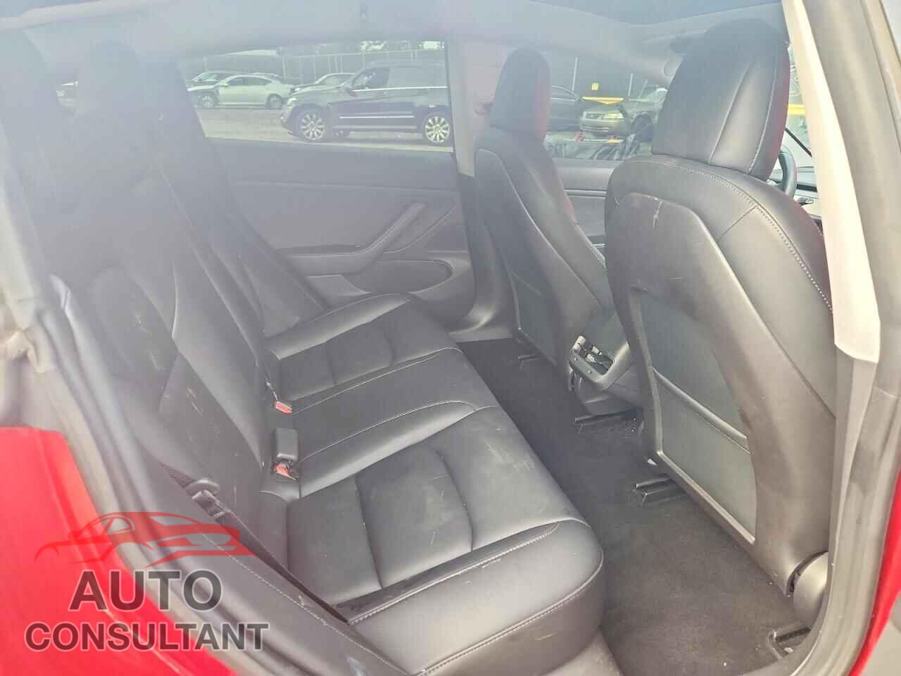 TESLA MODEL 3 2019 - 5YJ3E1EA5KF307108
