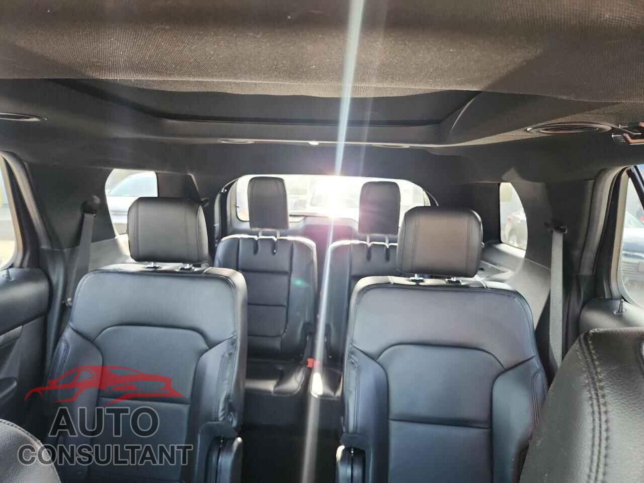 FORD EXPLORER 2018 - 1FM5K8D82JGB05383