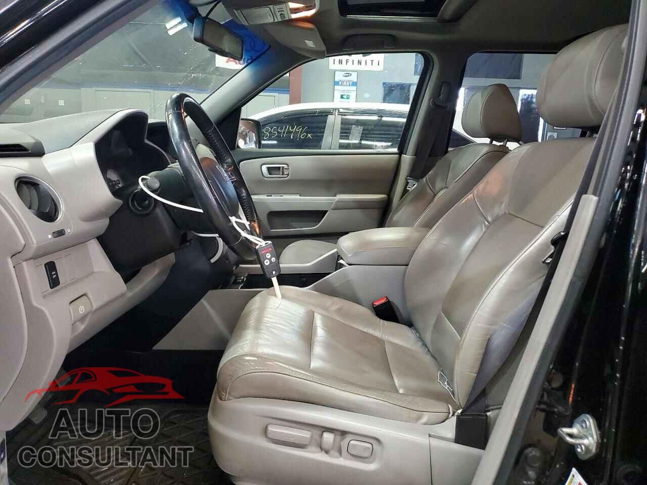 HONDA PILOT 2011 - 5FNYF4H58BB096120