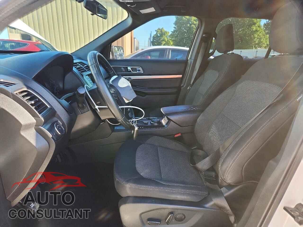 FORD EXPLORER 2019 - 1FM5K8D85KGA15596