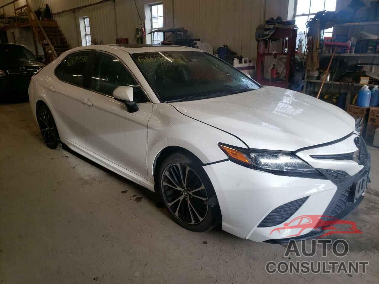 TOYOTA CAMRY 2018 - 4T1B11HK2JU645353
