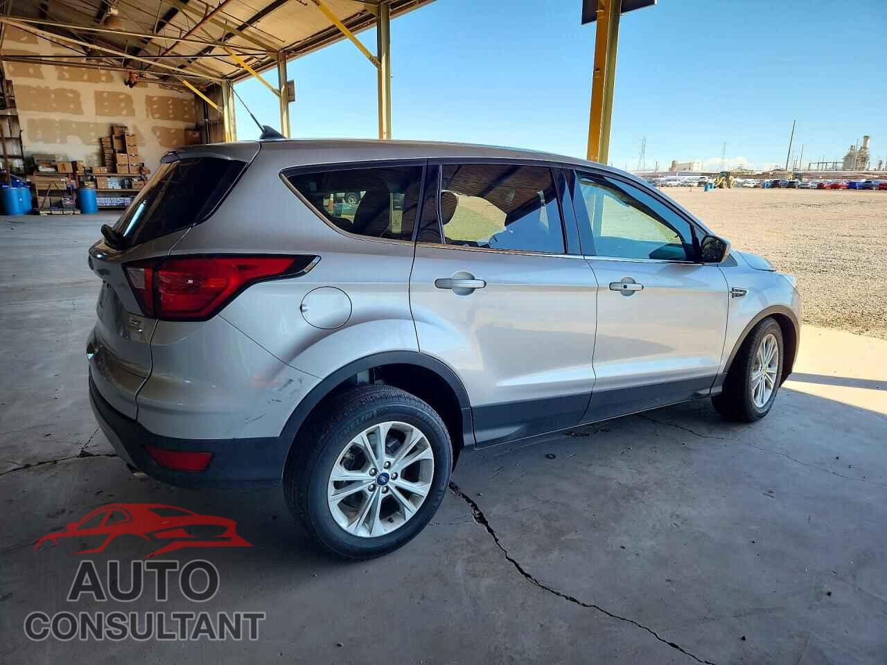 FORD ESCAPE 2019 - 1FMCU0GD7KUC04943