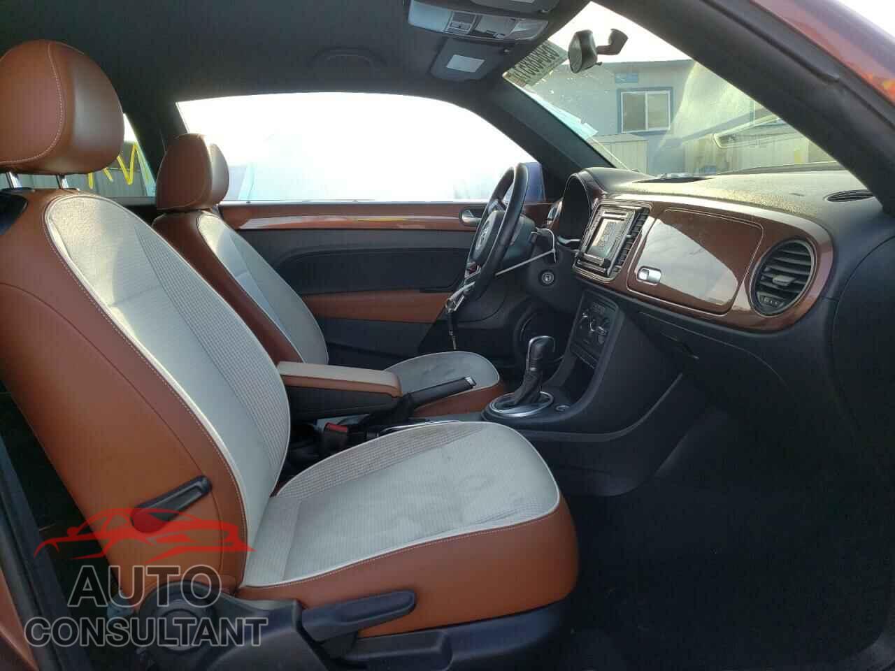 VOLKSWAGEN BEETLE 2017 - 3VWF17AT9HM630016