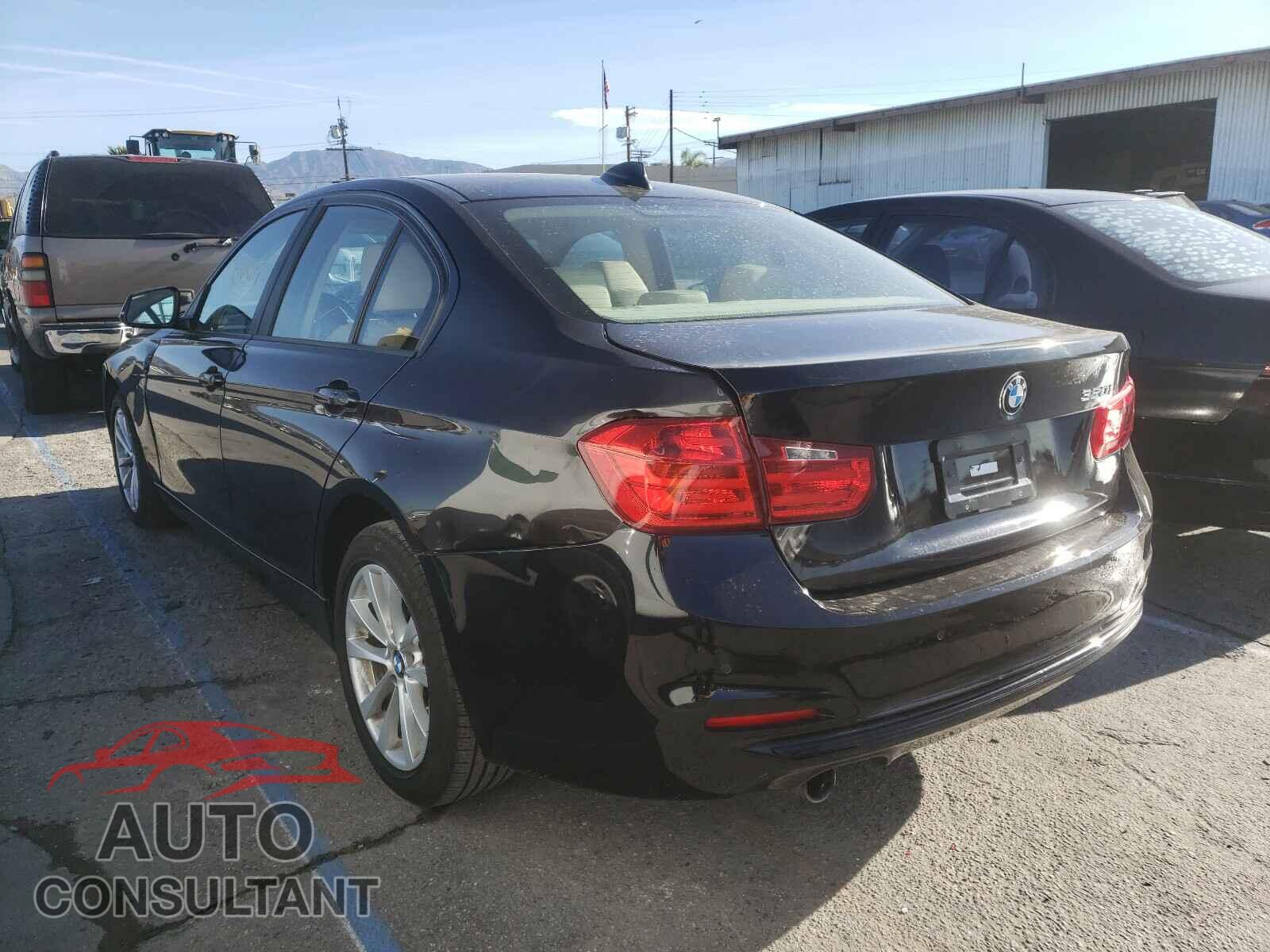BMW 3 SERIES 2016 - WBA8E1G50GNU11551