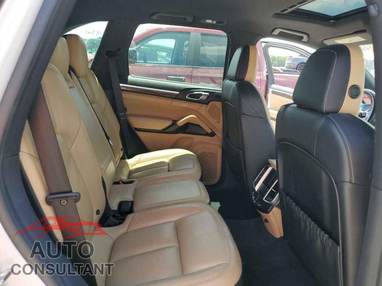 PORSCHE CAYENNE 2016 - WP1AA2A27GKA08767
