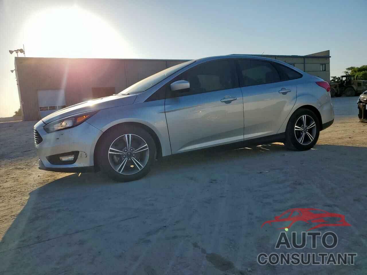 FORD FOCUS 2018 - 1FADP3F2XJL277462