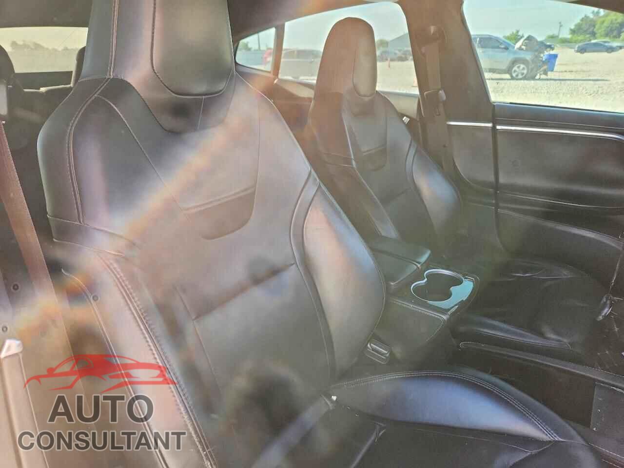 TESLA MODEL S 2015 - 5YJSA1E27FF112486