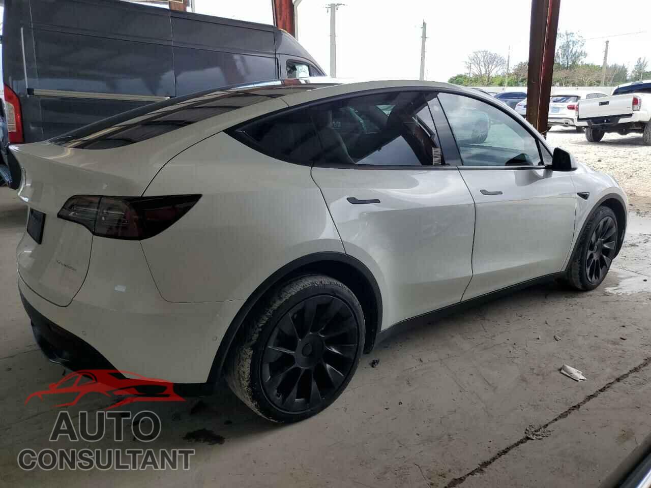 TESLA MODEL Y 2022 - 7SAYGDEE6NF496797