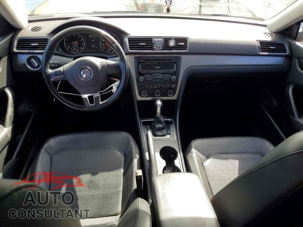 VOLKSWAGEN PASSAT 2015 - 1VWAT7A37FC056700