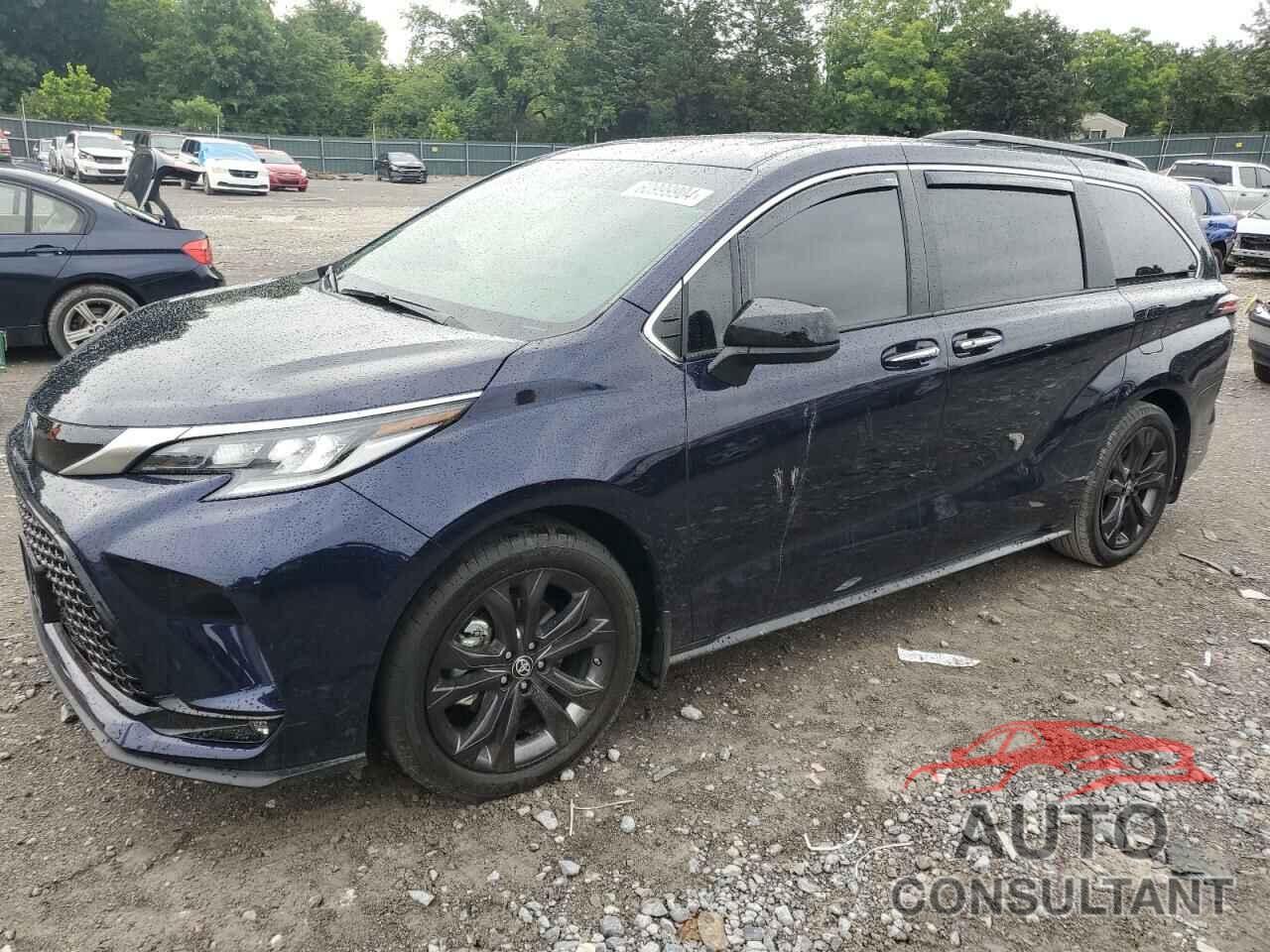 TOYOTA SIENNA 2024 - 5TDDRKEC8RS191554