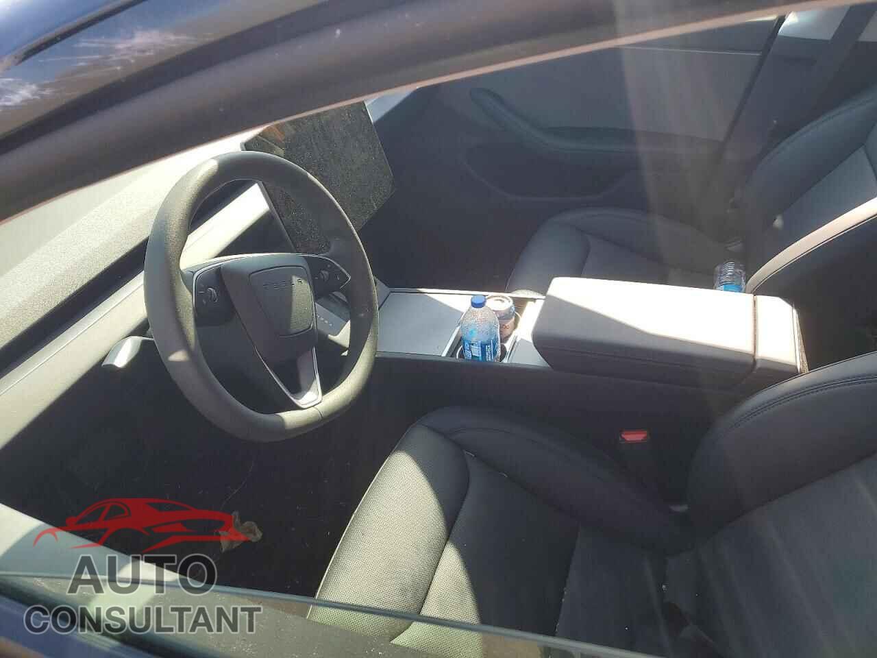 TESLA MODEL 3 2026 - 5YJ3E1EA7TF195722