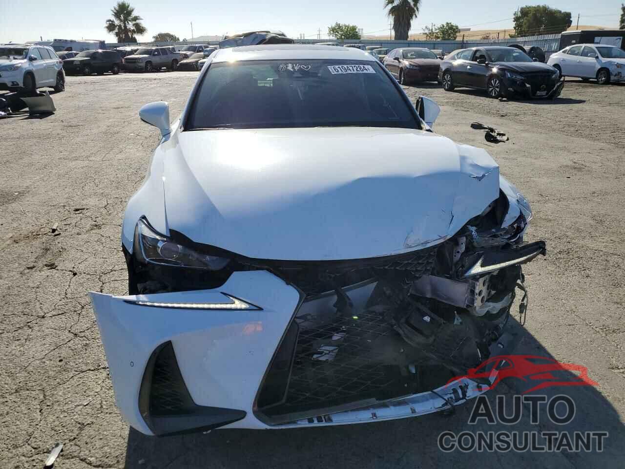 LEXUS IS 2018 - JTHBZ1D20J5032675