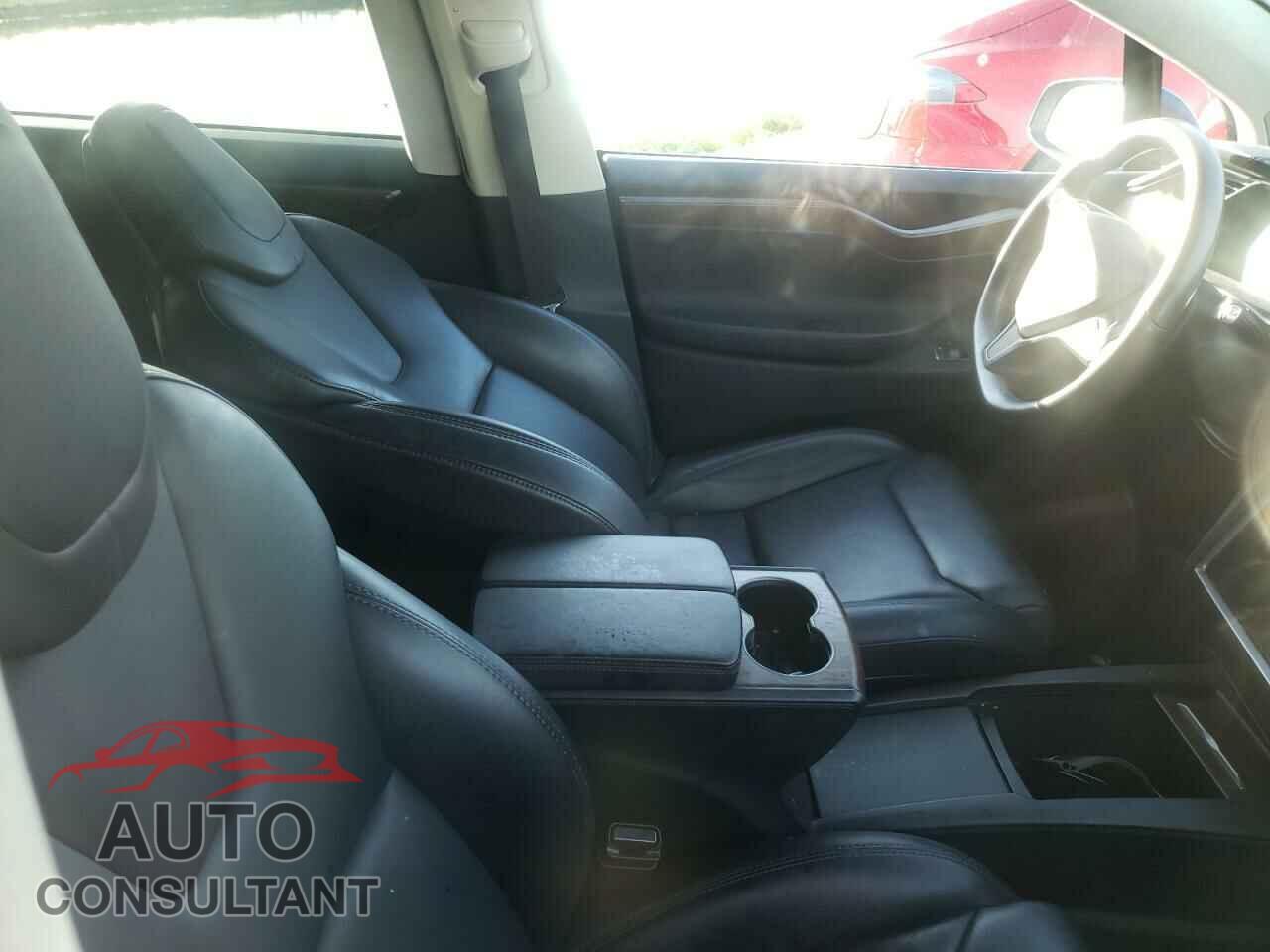 TESLA MODEL X 2018 - 5YJXCBE26JF141637