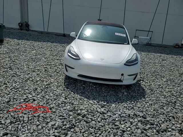 TESLA MODEL 3 2019 - 5YJ3E1EA5KF299821