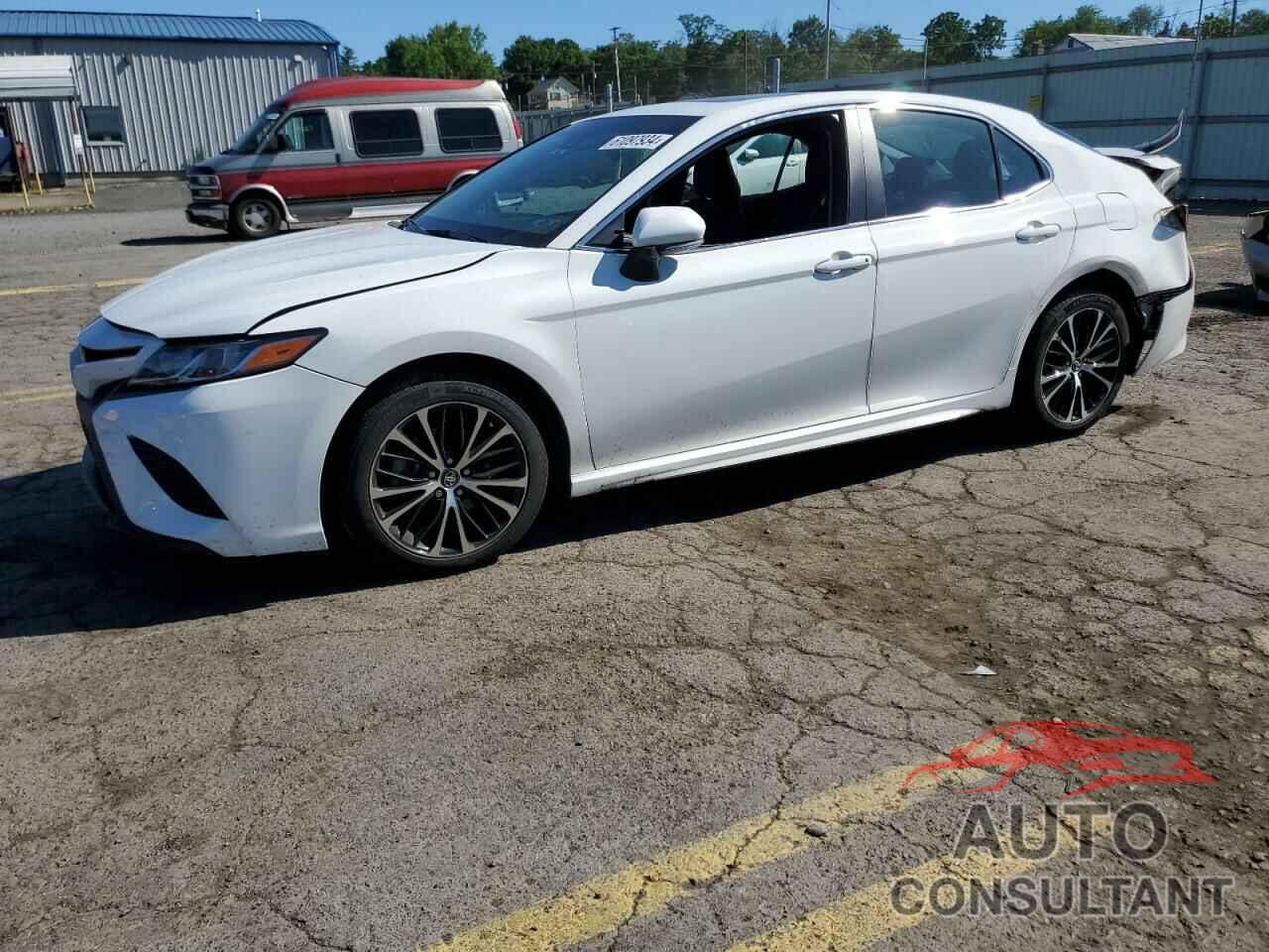 TOYOTA CAMRY 2018 - 4T1B11HK8JU521670