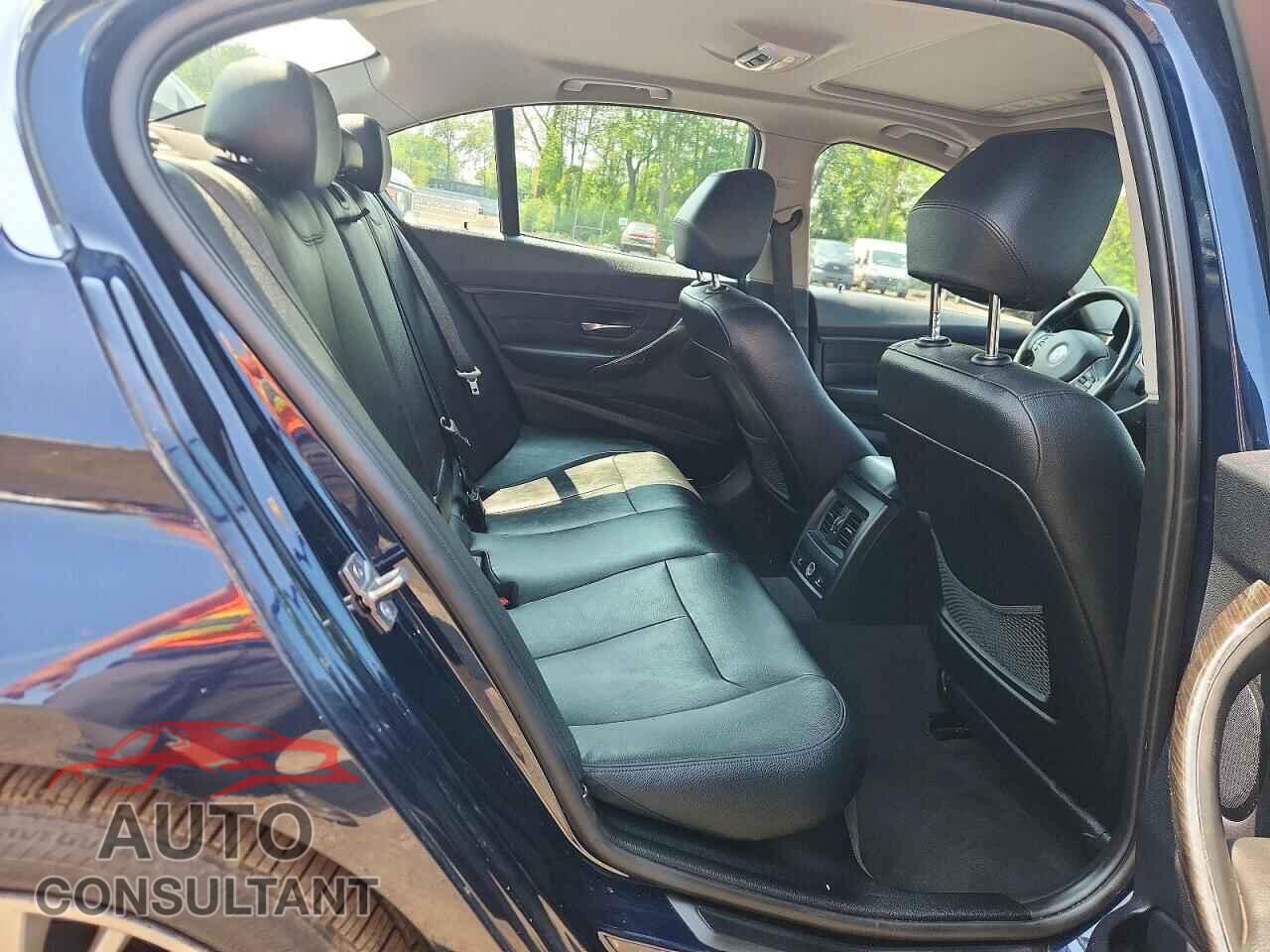 BMW 3 SERIES 2013 - WBA3B5C59DF596754