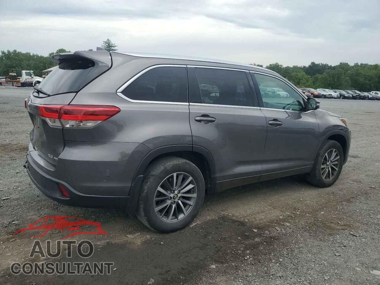 TOYOTA HIGHLANDER 2017 - 5TDJZRFH2HS472589