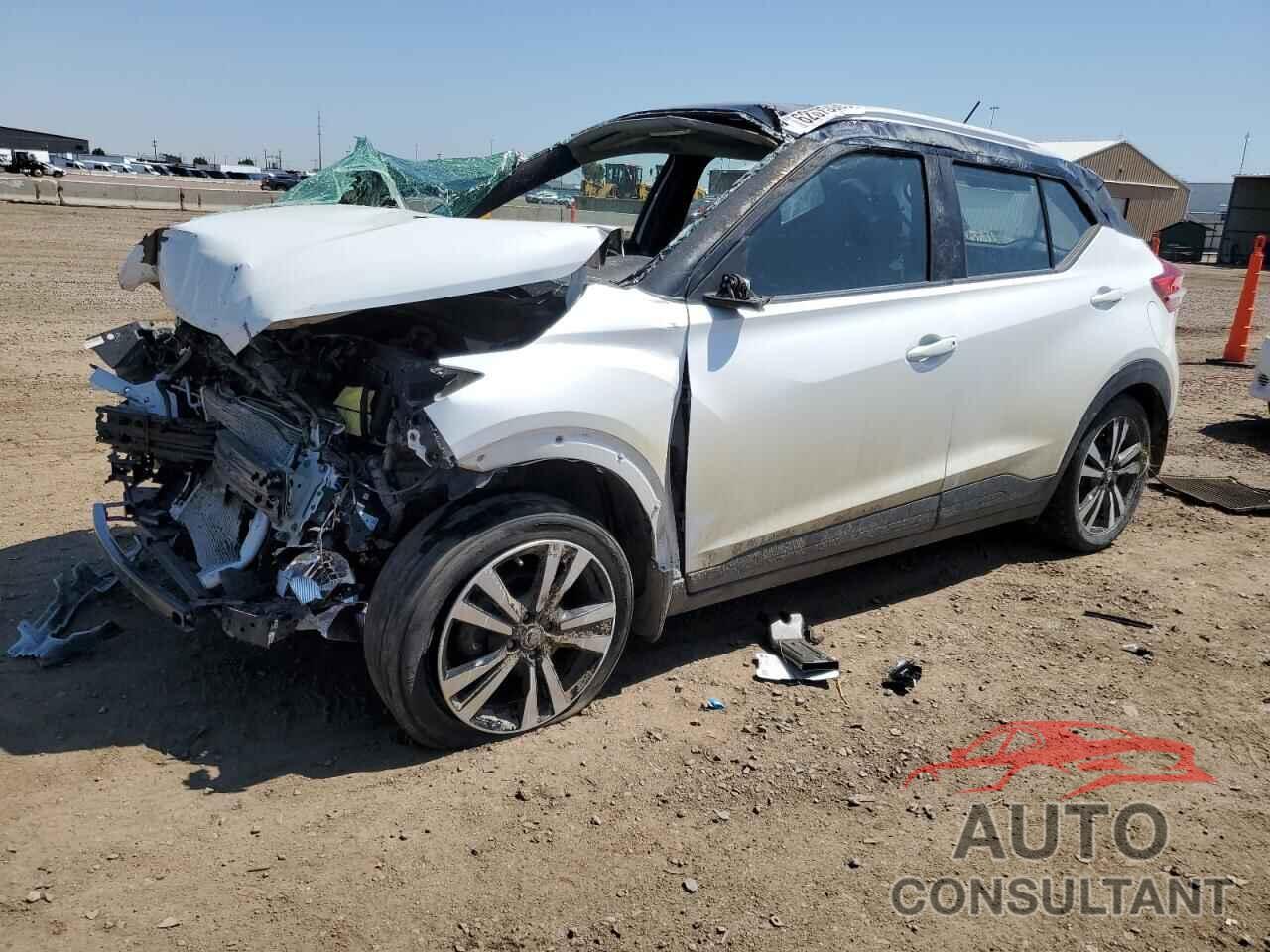 NISSAN KICKS 2018 - 3N1CP5CU7JL537010