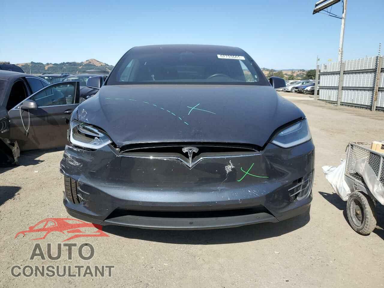 TESLA MODEL X 2016 - 5YJXCBE21GF027716
