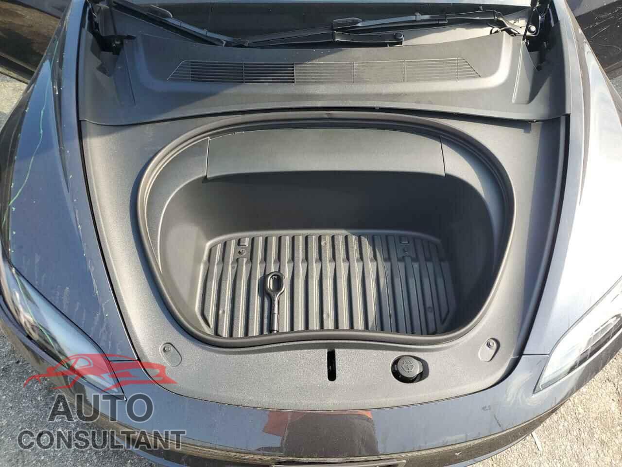 TESLA MODEL 3 2024 - 5YJ3E1EA9RF770413
