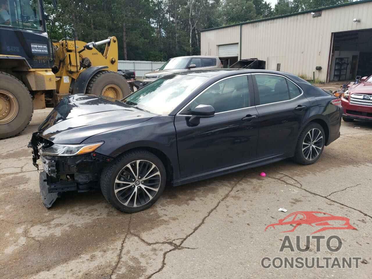 TOYOTA CAMRY 2018 - 4T1B11HK3JU621501