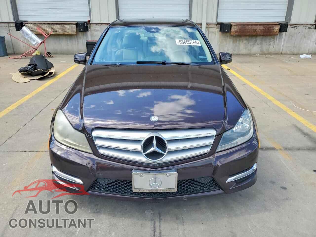 MERCEDES-BENZ C-CLASS 2012 - WDDGF8BB4CA618100