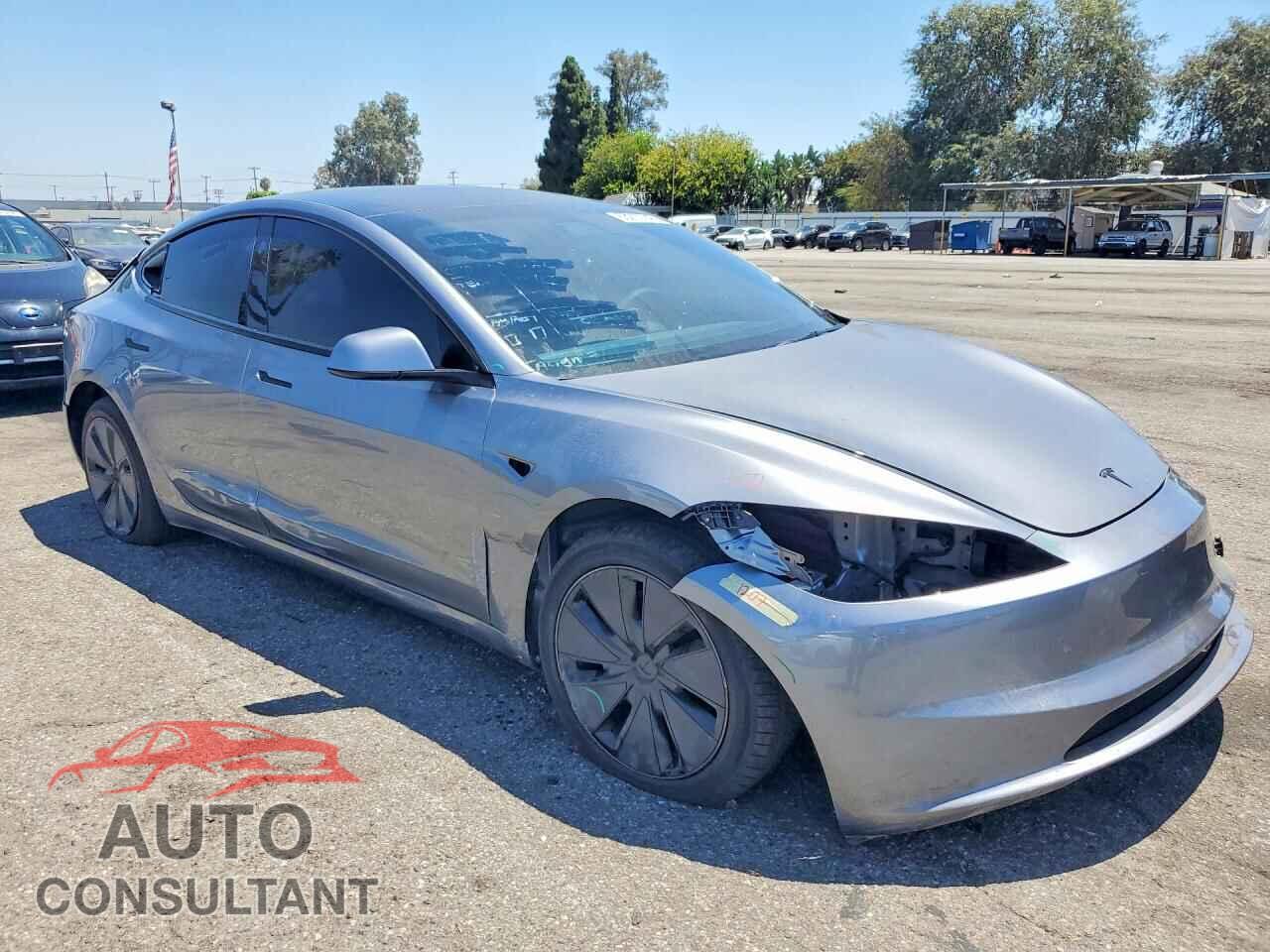 TESLA MODEL 3 2026 - 5YJ3E1EA3TF208885