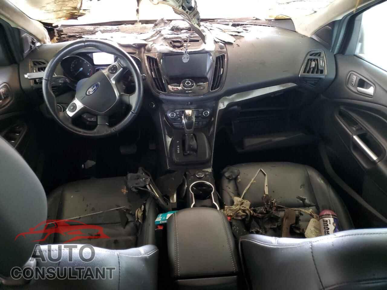 FORD ESCAPE 2015 - 1FMCU9J96FUC34305