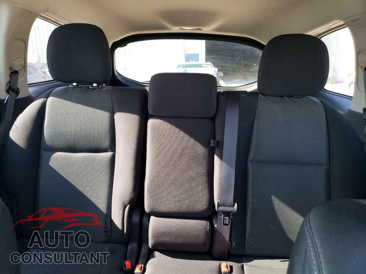 NISSAN PATHFINDER 2017 - 5N1DR2MM1HC676608