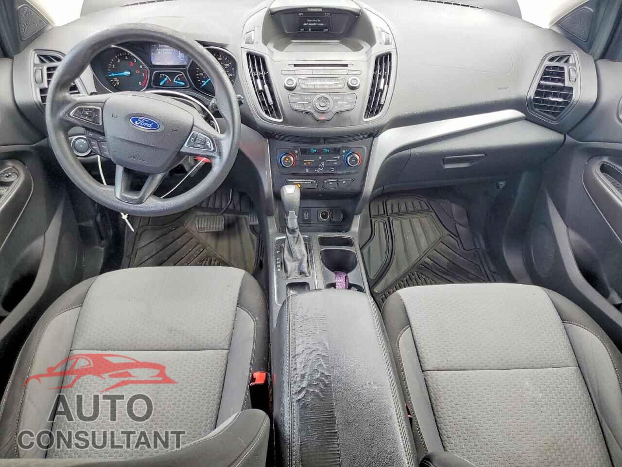 FORD ESCAPE 2017 - 1FMCU0G9XHUB04596