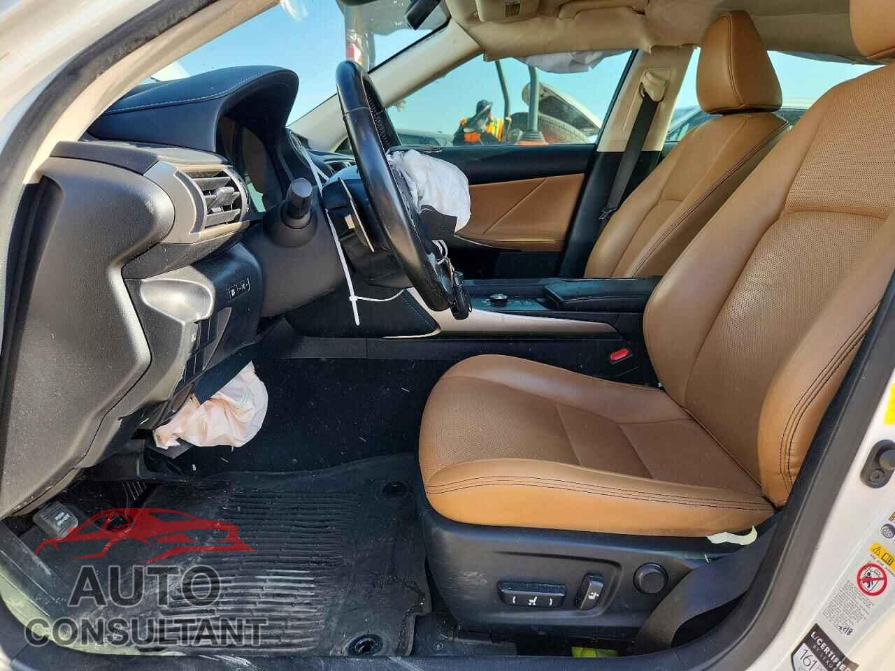 LEXUS IS 2018 - JTHBA1D29J5072003