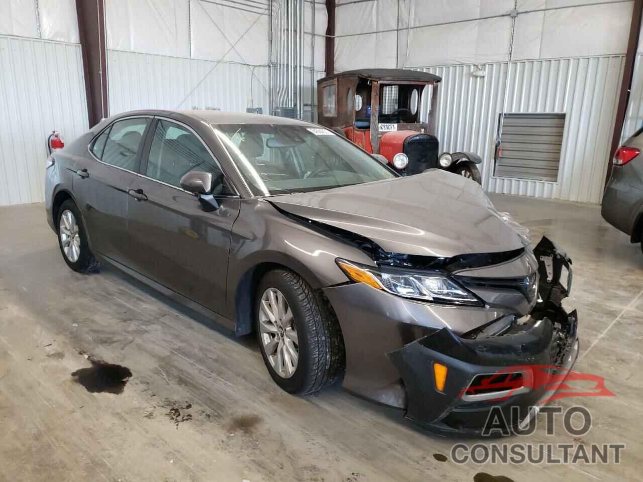 TOYOTA CAMRY 2018 - 4T1B11HK7JU525841