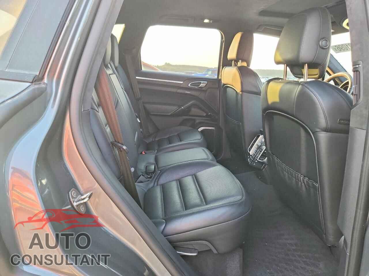 PORSCHE CAYENNE 2015 - WP1AC2A20FLA82308