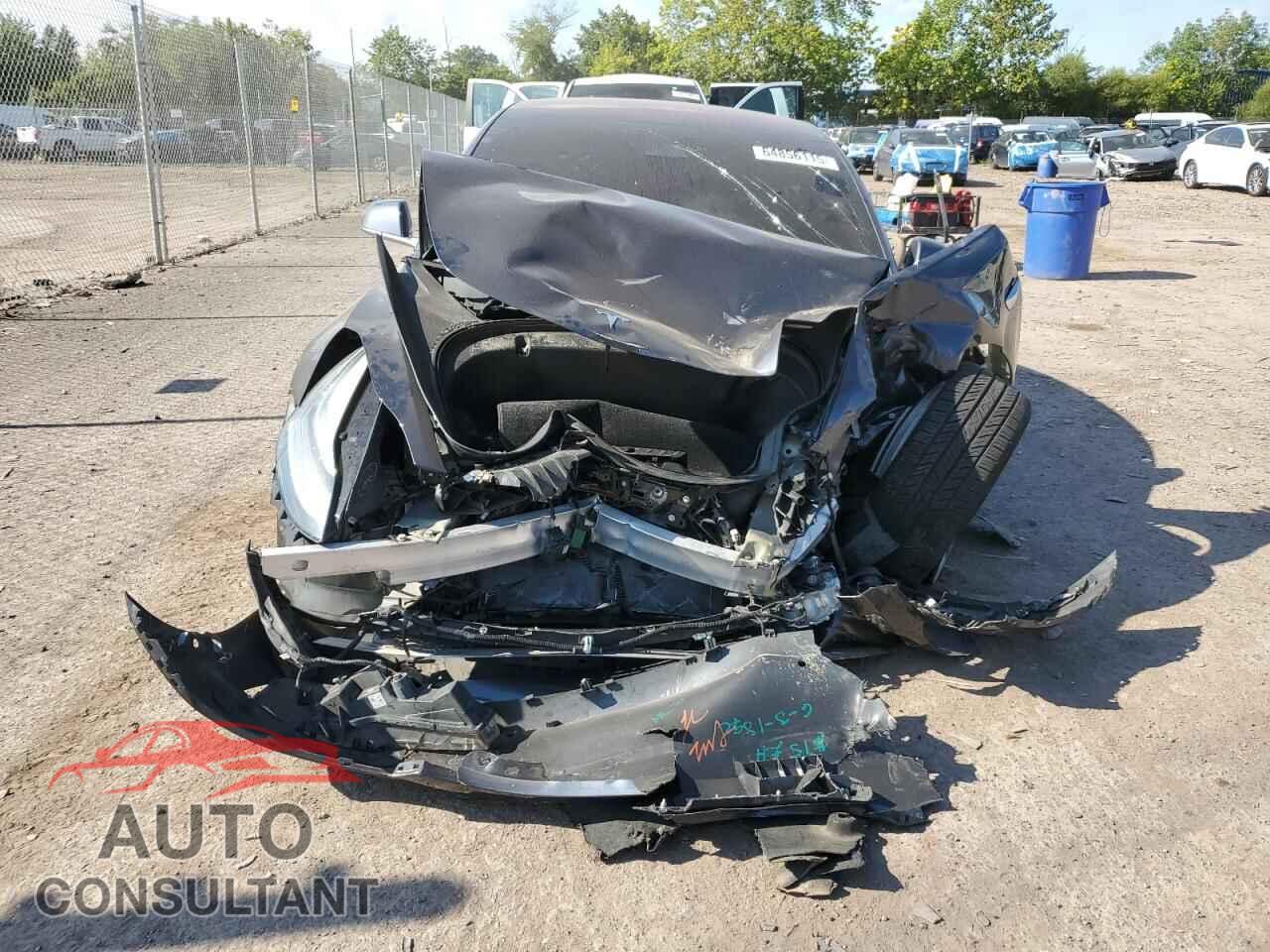 TESLA MODEL 3 2018 - 5YJ3E1EA3JF031039
