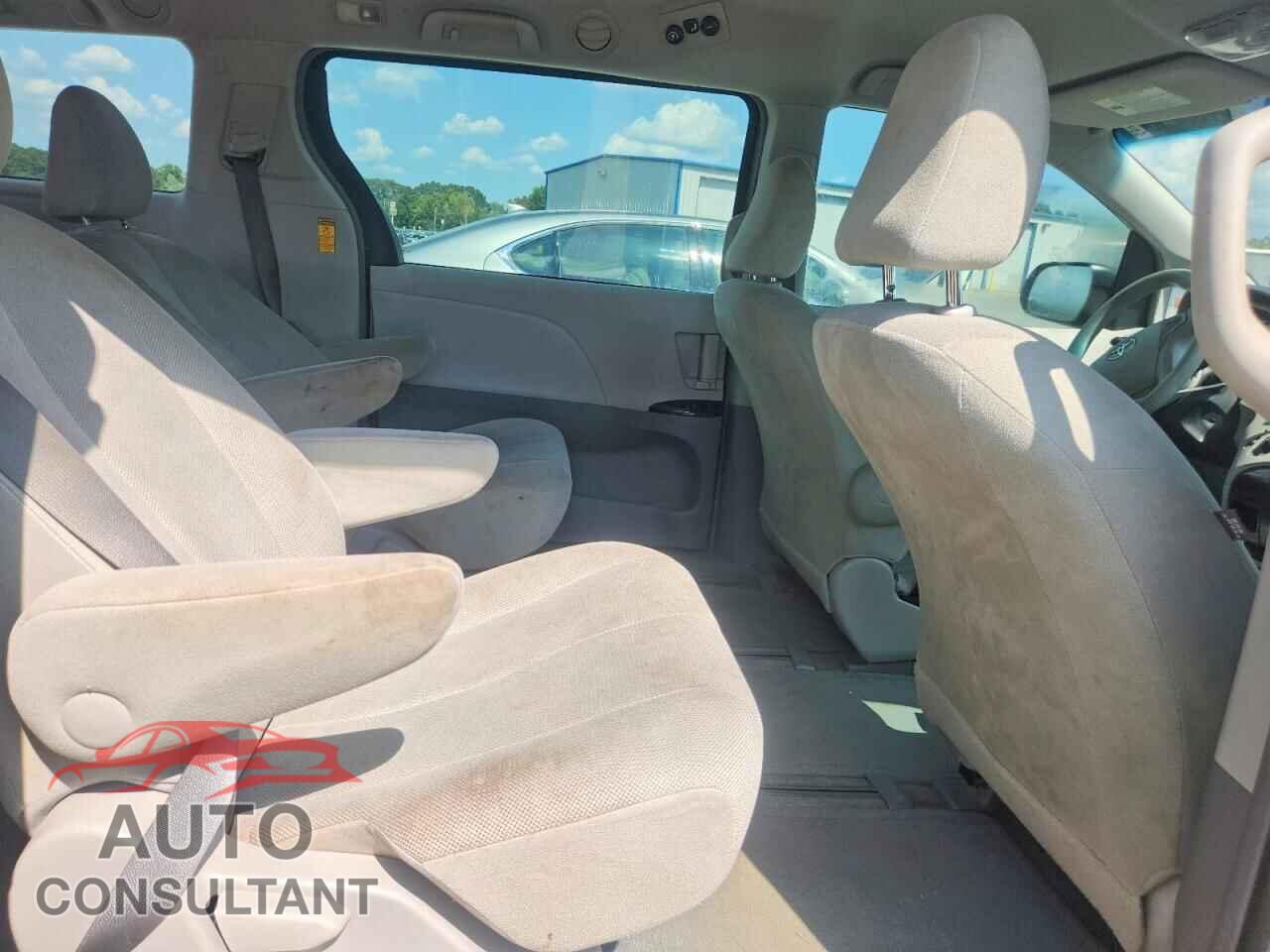 TOYOTA SIENNA 2013 - 5TDZK3DC8DS398536