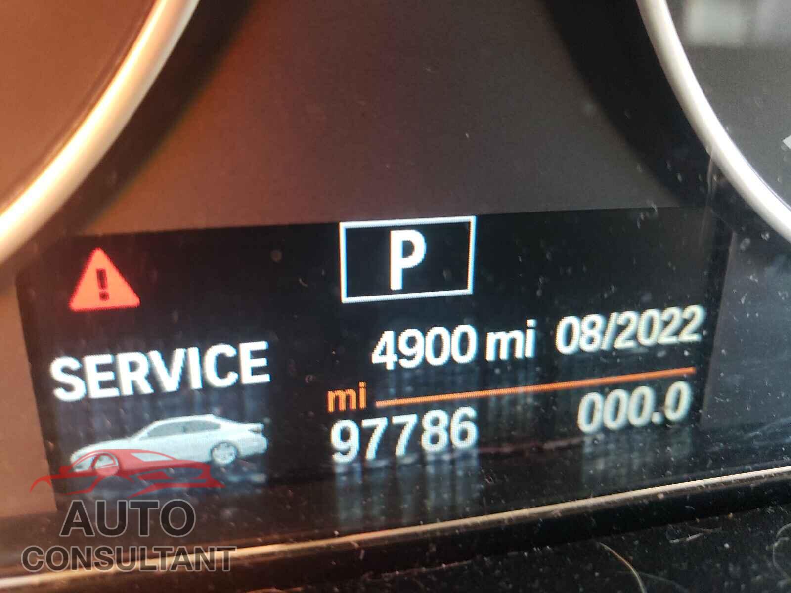 BMW 3 SERIES 2016 - WBA8E1G57GNU10879