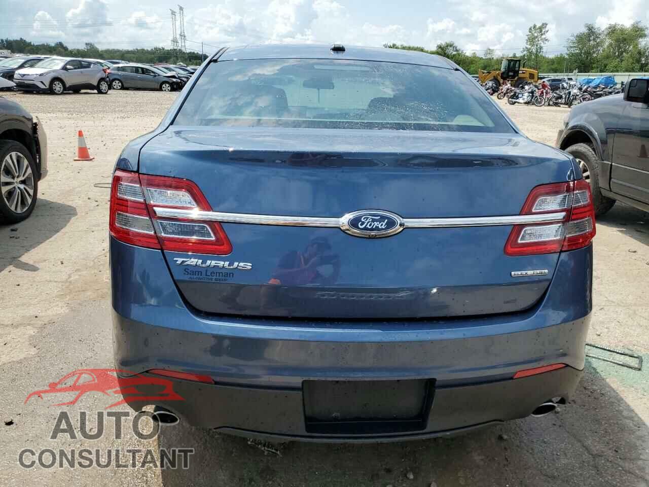 FORD TAURUS 2018 - 1FAHP2D89JG105659