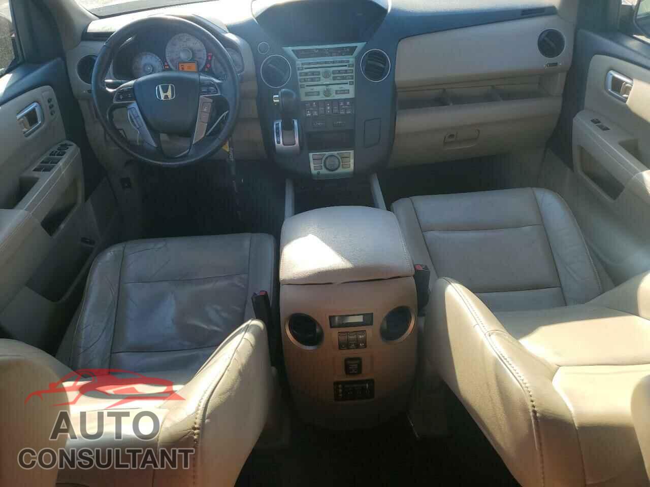 HONDA PILOT 2011 - 5FNYF3H95BB030184