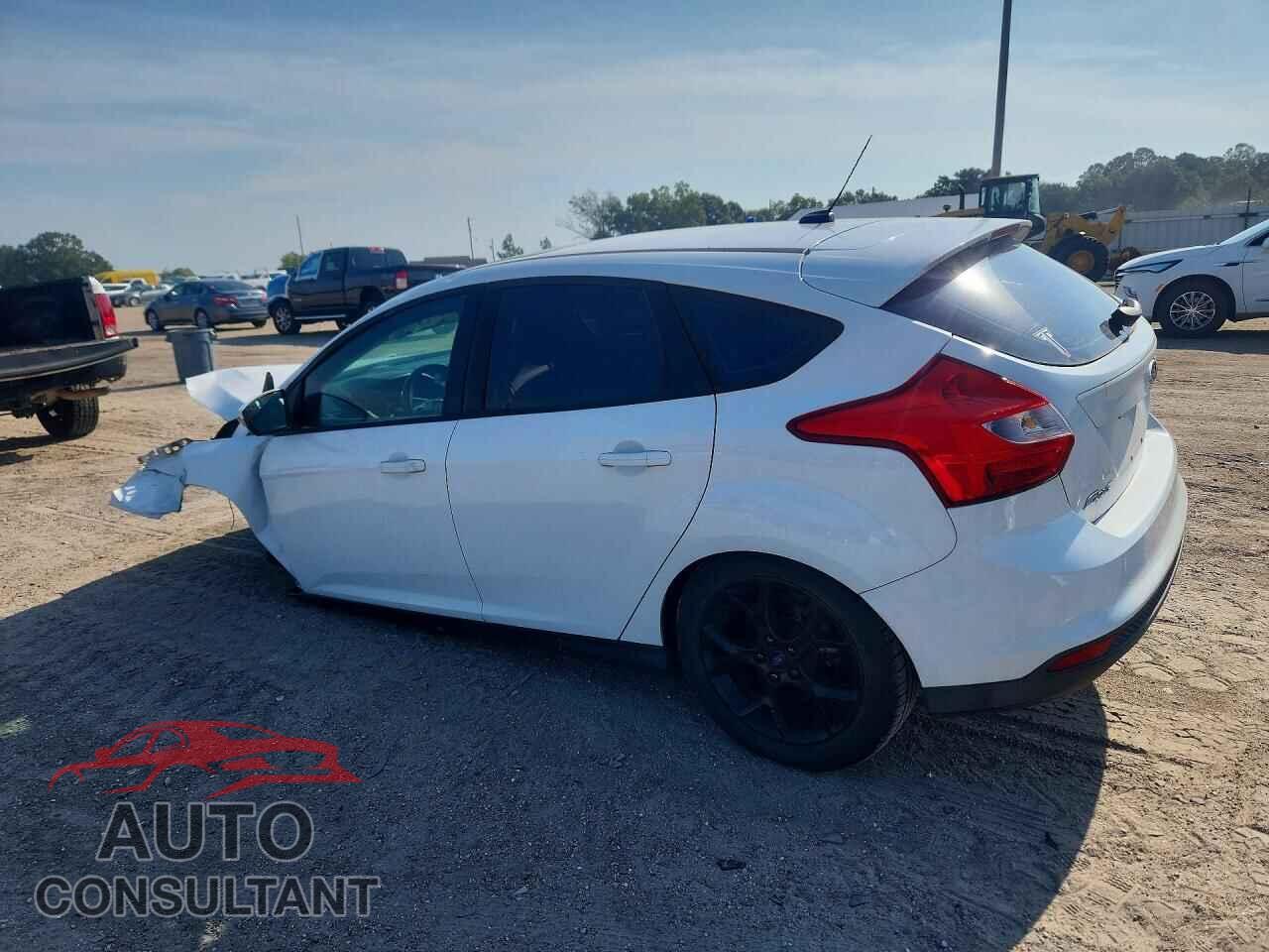 FORD FOCUS 2014 - 1FADP3K23EL213047